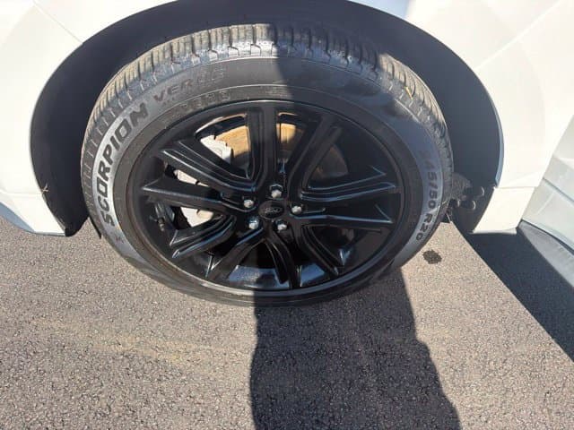 Pre-Owned 2023 Ford Edge ST Line - photo - 31