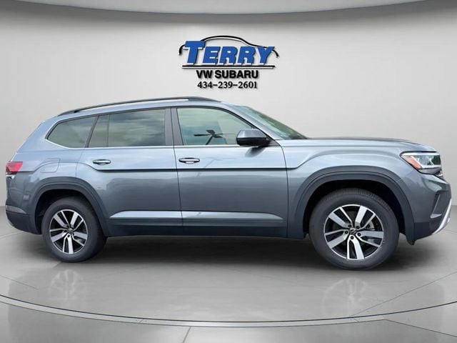 Pre-Owned 2022 Volkswagen Atlas 2.0T SE - photo - 0