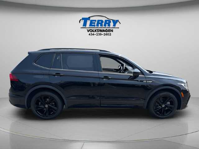 Pre-Owned 2024 Volkswagen Tiguan 2.0T SE R-Line Black - photo - 0