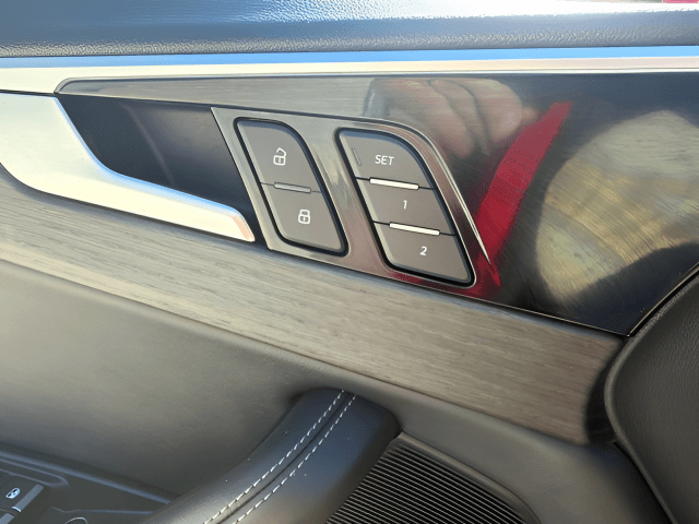 Pre-Owned 2024 Audi A4 45 S line Premium Plus - photo - 19
