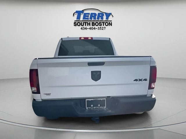 Pre-Owned 2024 Ram 1500 Classic Warlock - photo - 5