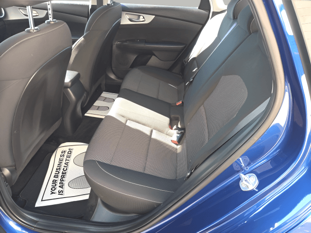 Pre-Owned 2022 Kia Forte LXS - photo - 9