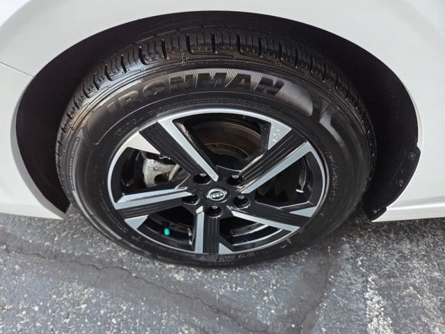 Pre-Owned 2024 Nissan Sentra SV - photo - 13