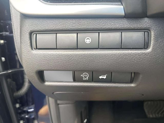 Pre-Owned 2025 Nissan Rogue SV - photo - 4