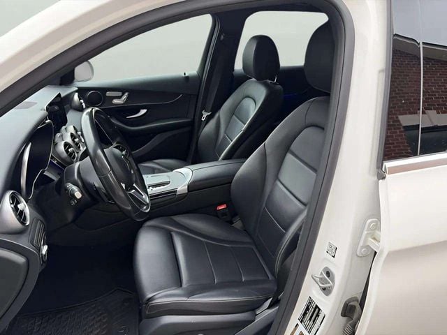 Pre-Owned 2022 Mercedes-Benz GLC GLC 300 - photo - 7