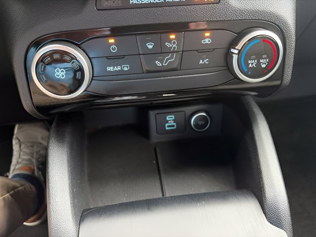 Pre-Owned 2021 Ford Escape SE - photo - 12