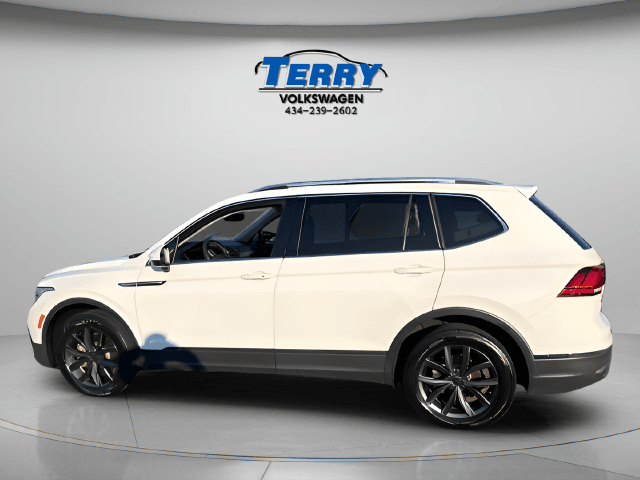 Pre-Owned 2022 Volkswagen Tiguan 2.0T SE - photo - 1
