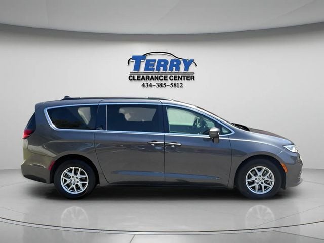 Pre-Owned 2022 Chrysler Pacifica Touring L - photo - 0