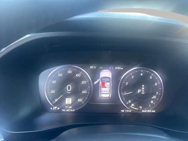 Pre-Owned 2019 Volvo XC40 Momentum - photo - 10