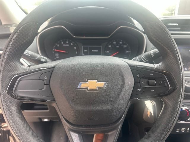 Pre-Owned 2023 Chevrolet TrailBlazer LS - photo - 8