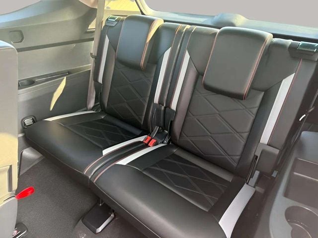 Pre-Owned 2025 Volkswagen Atlas 2.0T Peak Edition - photo - 6