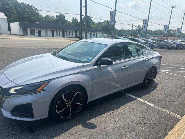 Pre-Owned 2024 Nissan Altima 2.5 SR - photo - 2