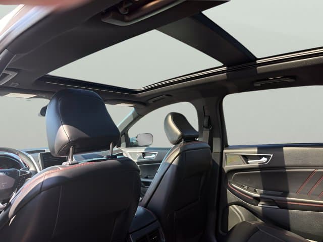 Pre-Owned 2023 Ford Edge ST Line - photo - 20