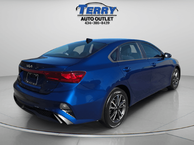Pre-Owned 2022 Kia Forte LXS - photo - 5