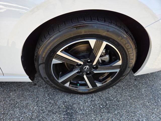 Pre-Owned 2024 Nissan Sentra SV - photo - 11