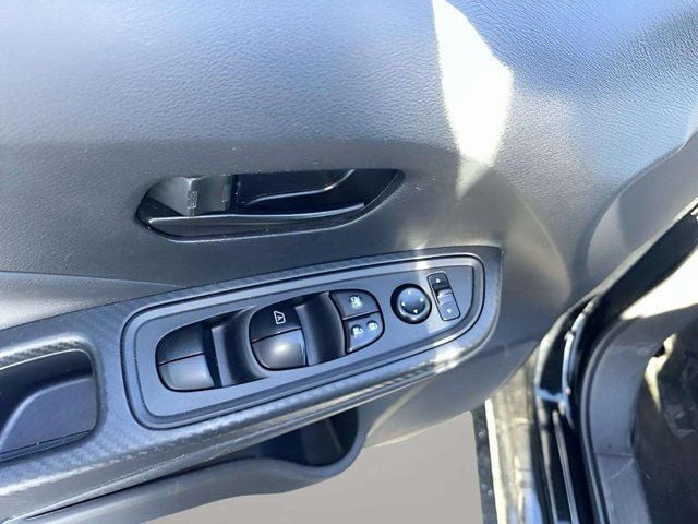 Pre-Owned 2024 Nissan Versa 1.6 S - photo - 12
