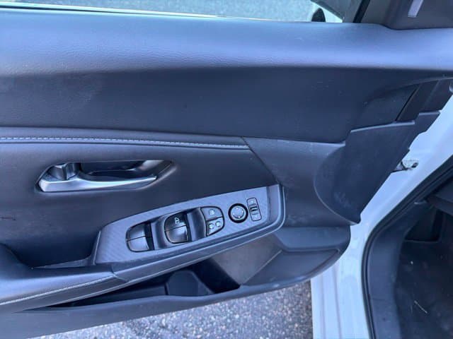 Pre-Owned 2024 Nissan Sentra SV - photo - 5