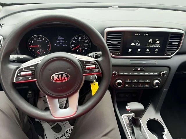Pre-Owned 2021 Kia Sportage LX - photo - 9