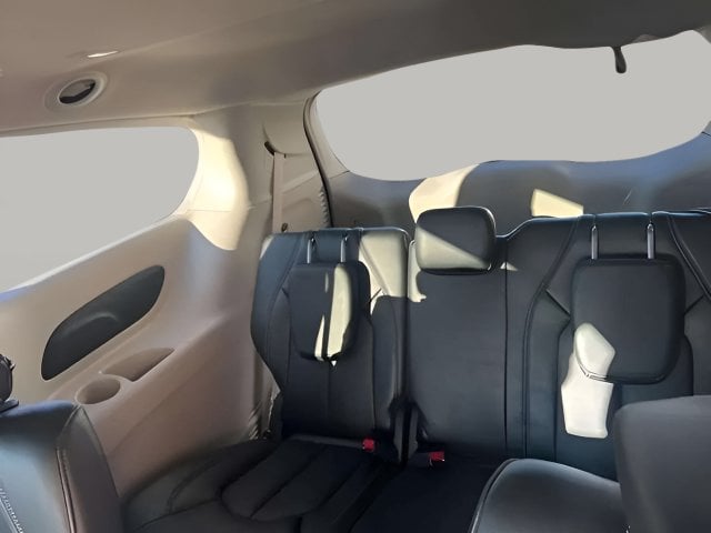 Pre-Owned 2024 Chrysler Pacifica Touring L - photo - 5