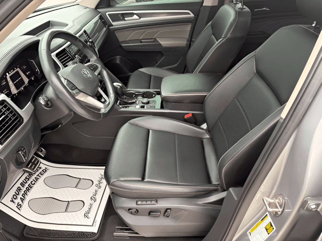Pre-Owned 2023 Volkswagen Atlas 3.6L V6 SEL R-Line - photo - 4