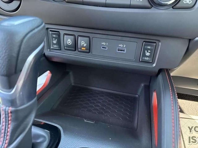 Pre-Owned 2025 Nissan Frontier PRO-4X - photo - 12