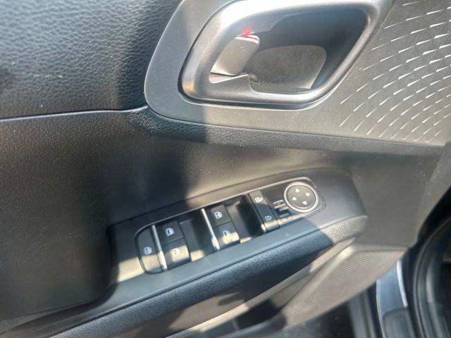 Pre-Owned 2024 Kia Soul LX - photo - 5