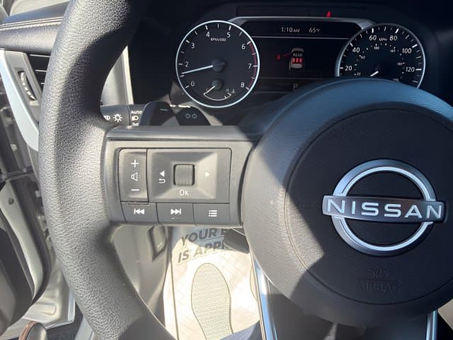 Pre-Owned 2024 Nissan Rogue S - photo - 11