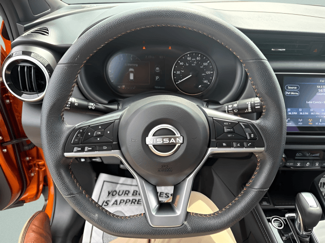 Pre-Owned 2023 Nissan Kicks SR - photo - 10