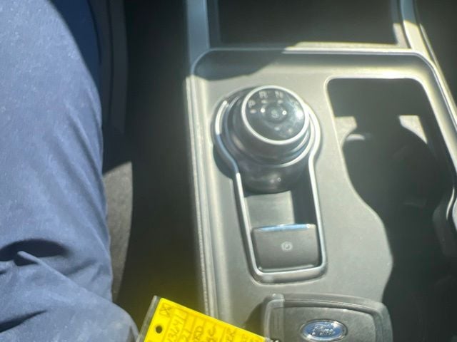 Pre-Owned 2021 Ford Edge SE - photo - 17