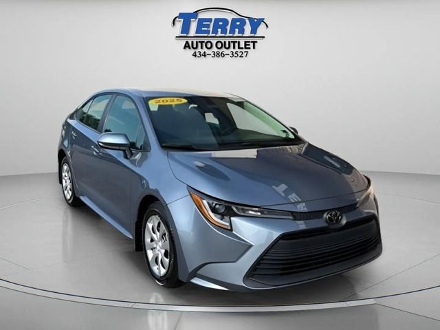 Pre-Owned 2025 Toyota Corolla LE - photo - 1