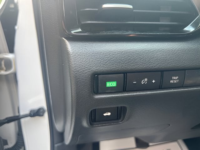 Pre-Owned 2022 Nissan Sentra SV - photo - 9