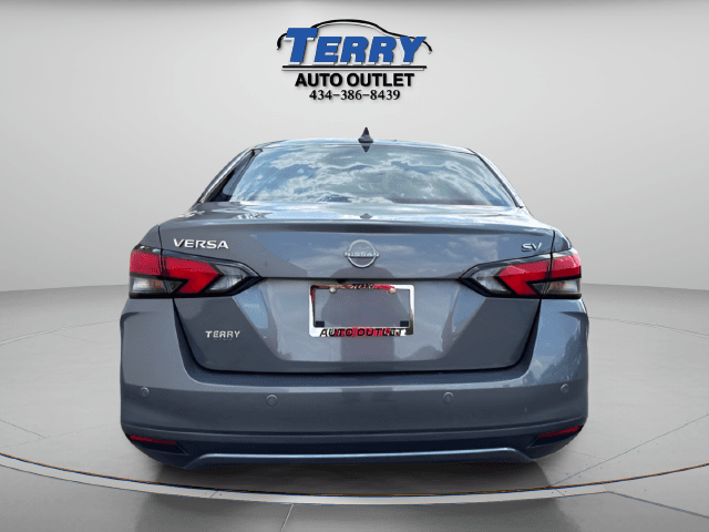 Pre-Owned 2023 Nissan Versa 1.6 SV - photo - 3