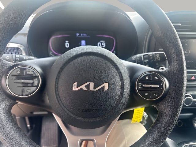 Pre-Owned 2024 Kia Soul LX - photo - 9