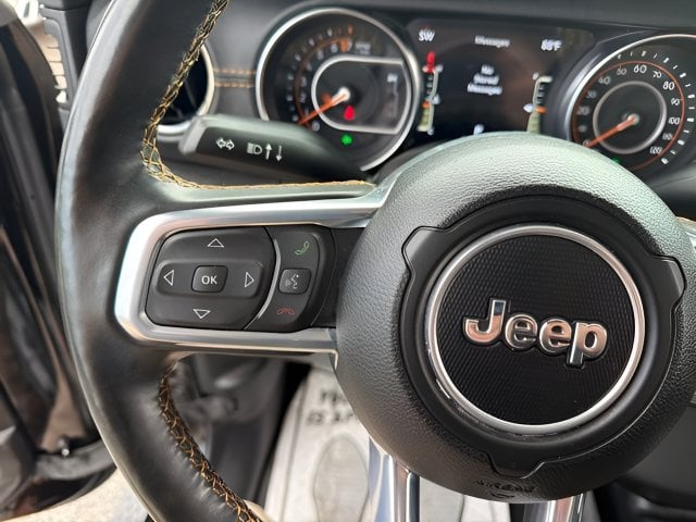 Pre-Owned 2022 Jeep Gladiator Overland - photo - 11