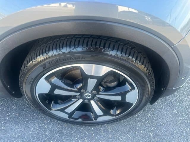 Pre-Owned 2019 Volvo XC40 Momentum - photo - 16