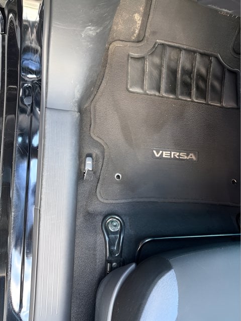 Pre-Owned 2023 Nissan Versa 1.6 SV - photo - 5