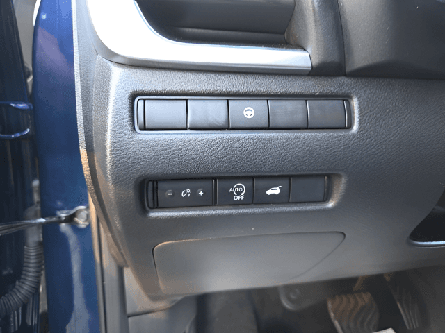 Pre-Owned 2025 Nissan Rogue SV - photo - 10