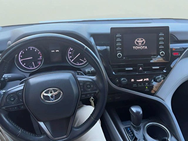 Pre-Owned 2022 Toyota Camry SE - photo - 8