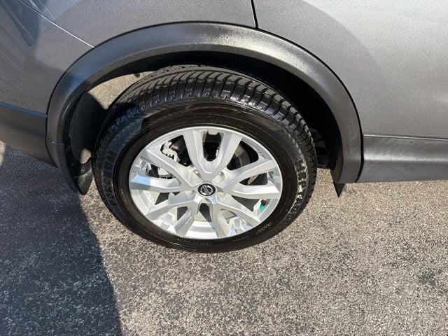 Pre-Owned 2021 Nissan Rogue Sport SV - photo - 13