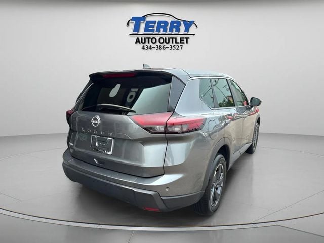Pre-Owned 2025 Nissan Rogue SV - photo - 5