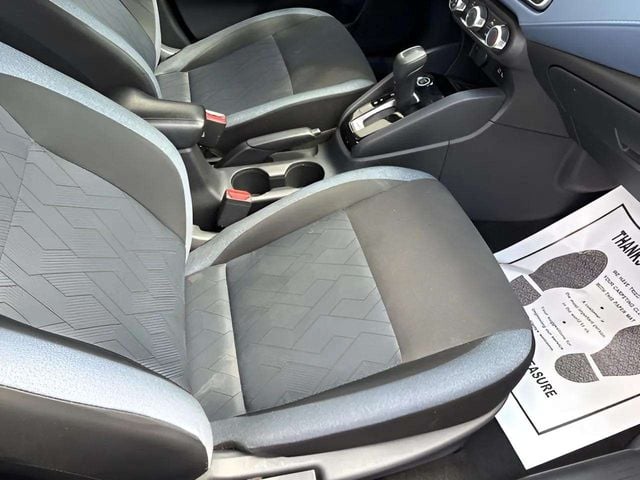Pre-Owned 2023 Nissan Versa 1.6 SV - photo - 6