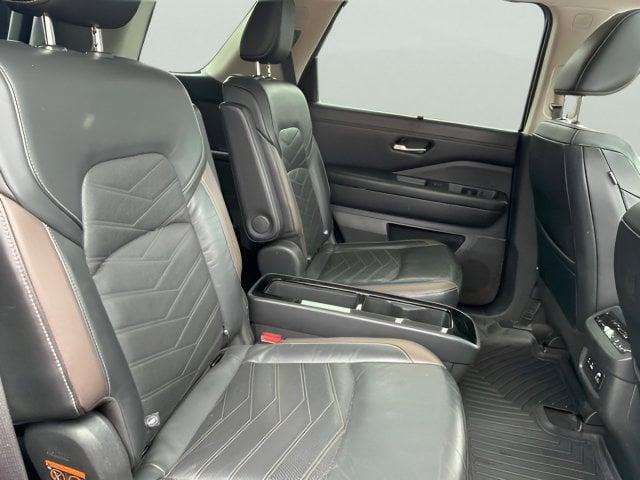 Pre-Owned 2022 Nissan Pathfinder Platinum - photo - 18