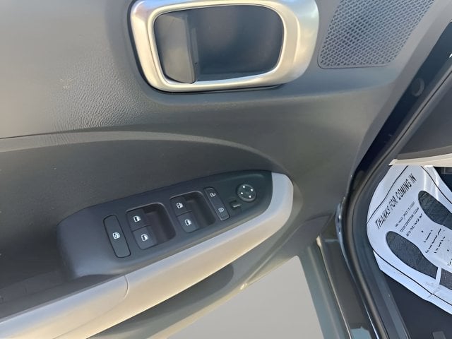 Pre-Owned 2025 Hyundai Venue SEL - photo - 10