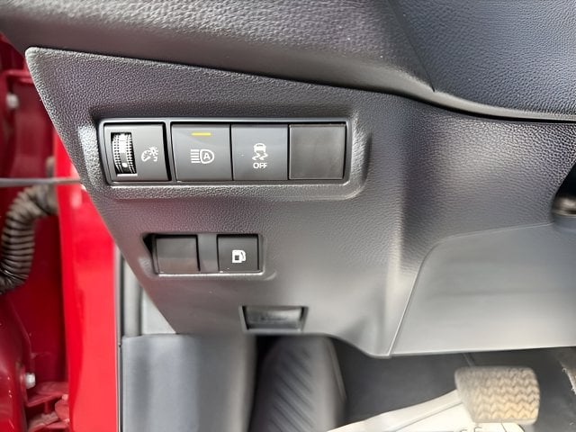 Pre-Owned 2024 Toyota Corolla Cross Hybrid XSE - photo - 8