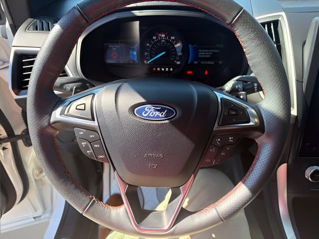 Pre-Owned 2023 Ford Edge ST Line - photo - 8
