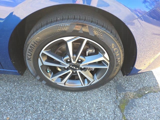 Pre-Owned 2022 Kia Forte LXS - photo - 15