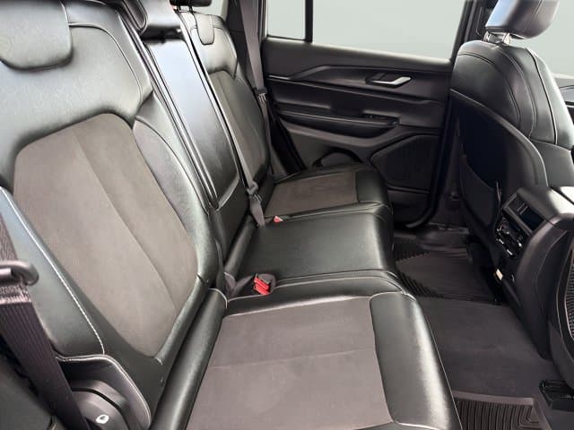 Pre-Owned 2023 Jeep Grand Cherokee Altitude X - photo - 15