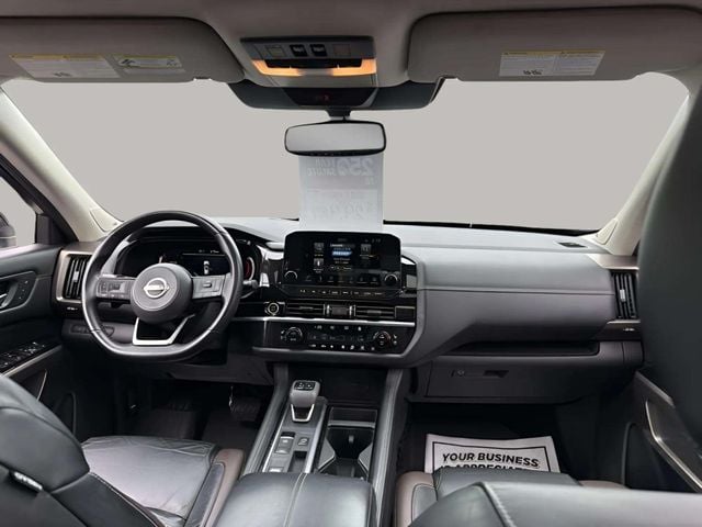 Pre-Owned 2022 Nissan Pathfinder Platinum - photo - 4