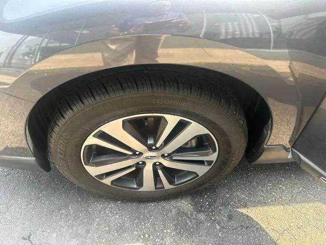 Pre-Owned 2019 Subaru Outback 2.5i - photo - 16