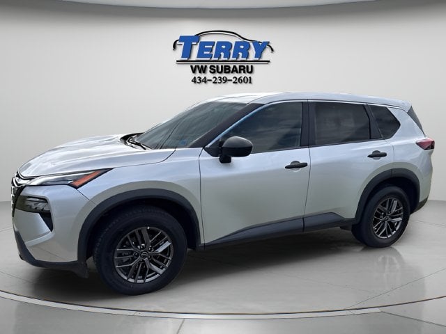 Pre-Owned 2024 Nissan Rogue S - photo - 2